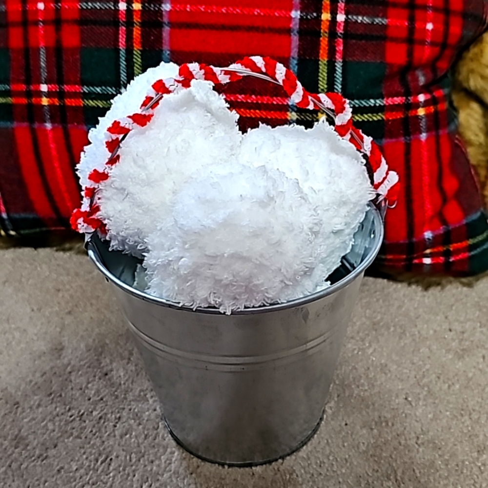 Handmade Snow Balls With Bucket